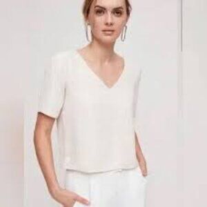 ✅ Aritzia | Babaton White Randy Blouse​​​ V-NECK SIZE MEDIUM